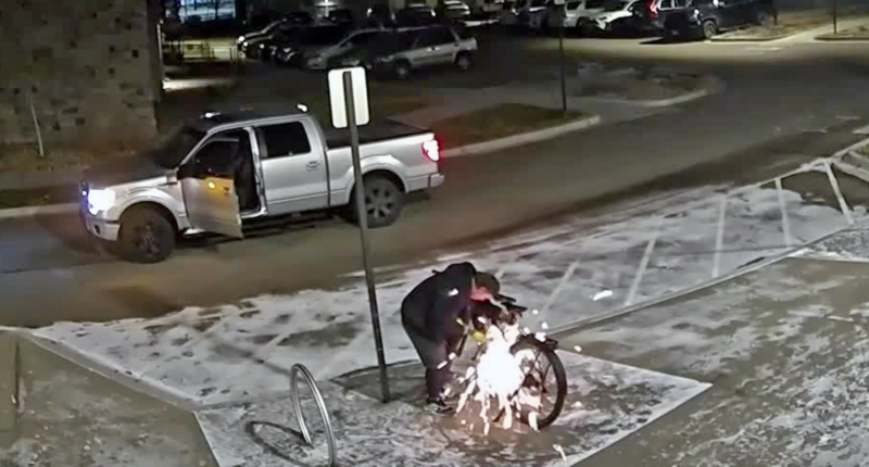 WATCH: Brazen thief swipes e-bike in minutes from Highlands Ranch complex