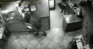 Florida Wingstop manager hits customers with ranch, hot grease during argument: video