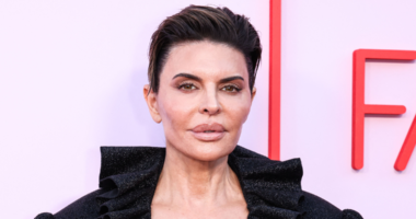 Lisa Rinna Shades 'RHOBH' Cast In A Major Way After Seeing New Season