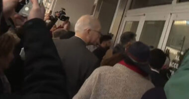 Moment crazed Dems try to break into Department of Education after doors are locked & Trump plans complete overhaul