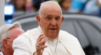 Pope Francis continues to improve, but 'mild renal failure' returns: Vatican