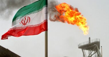 State, Treasury Departments reimposes 'maximum pressure' sanctions on Iran’s oil trade