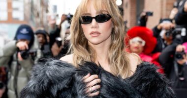 Suki Waterhouse Proves Retro Footwear Is Making a Comeback