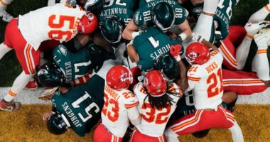 Super Bowl 2025 updates: Eagles maintain a strong lead of 27-0 over the Chiefs