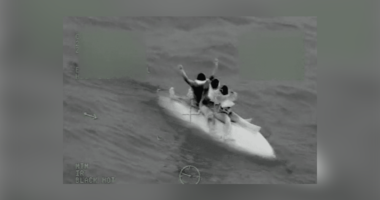 US Coast Guard rescues 3 after boat capsizes off Florida coast: video