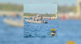 2 missing after boat capsizes, sending 8 into St. Johns River in Jacksonville