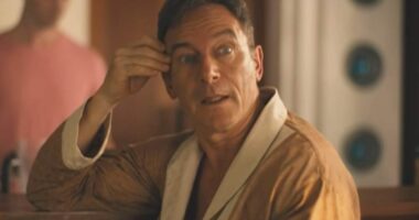 Another full frontal White Lotus scene leaves viewers gobsmacked as dysfunctional dad Jason Isaacs goes naked