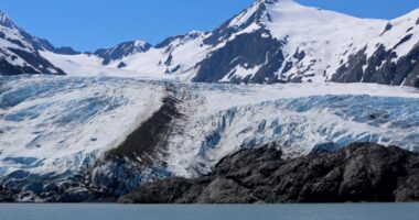 Avalanche buries 3 skiers near Anchorage, Alaska, officials say