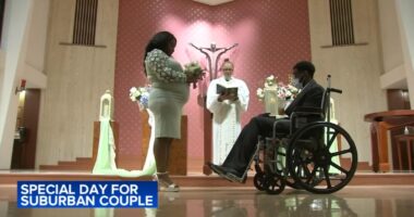 Couple holds wedding ceremony at Maywood Loyola University Medical Center after groom diagnosed with leukemia, cancer