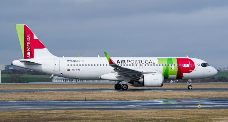 Flight with 195 passengers from Lisbon to London forced to make ’emergency landing’ after it ‘fills with smoke’