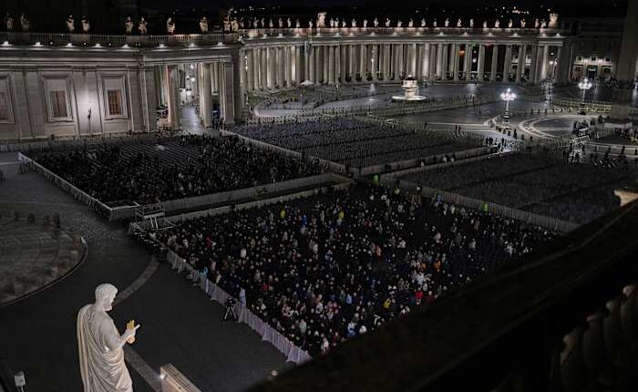 Francis rests in hospital as Holy Year marches on without him, this weekend dedicated to volunteers