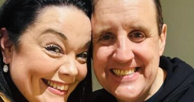 Lisa Riley proves there's no hard feelings with Peter Kay as she attends his comedy show after his 'weight jibe' at fan he compared to the actress