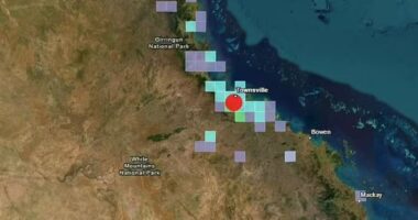 Magnitude 4.4 earthquake rocks holiday hotspot in Australia as tourists evacuate from hotels