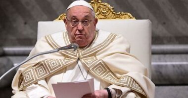 Pope Francis inhales 'copious mucous' in new health crisis