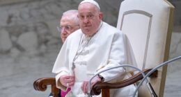 Pope Francis off mechanical ventilation, stabilizing after breathing crises: Vatican sources