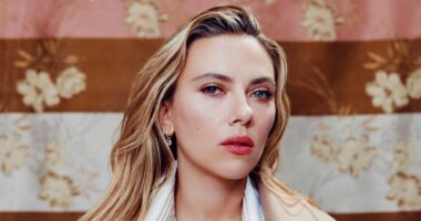 Scarlett Johansson Explains Why She Won't Take Photos With Fans in Public