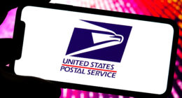 USPS warns of three-word phrase to watch for after customers receive fake text messages asking for help