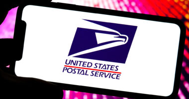 USPS warns of three-word phrase to watch for after customers receive fake text messages asking for help