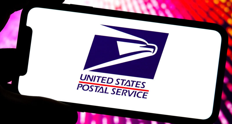 USPS warns of three-word phrase to watch for after customers receive fake text messages asking for help