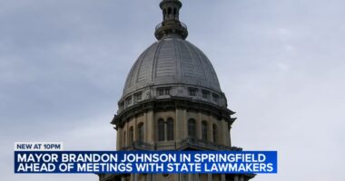 Chicago Mayor Brandon Johnson hosts reception for Chicago delegation ahead of key budget meetings in Springfield, Illinois
