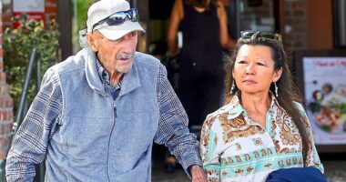Heartbreaking handwritten notes found at Gene Hackman's home showing his devotion to wife Betsy until the end are revealed in trove of new police photos