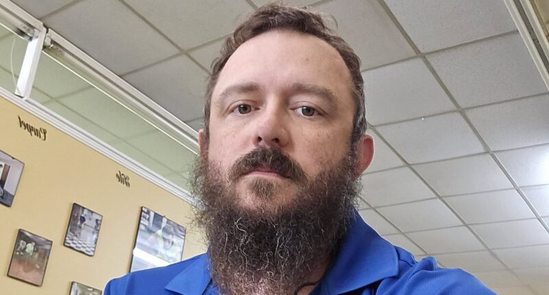 Restaurant owner's attempt to shame paying customers spectacularly backfires