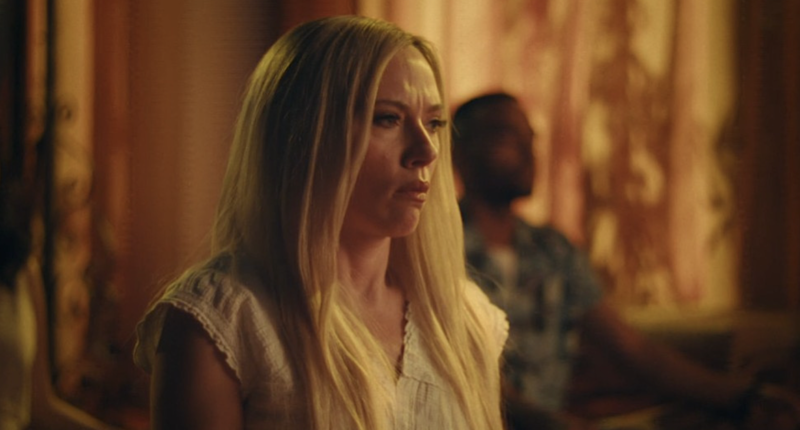 Scarlett Johansson Spoofs ‘The White Lotus’ on ‘Saturday Night Live’