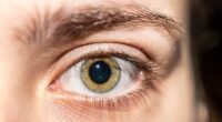 The the obscure clue in your eye that could reveal you will get dementia as young as 45-years-old  all comes down to your blood vessel health and the thickness of your retina, researches from New Zealand have said