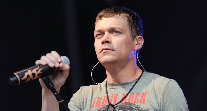 3 Doors Down Singer Brad Arnold Diagnosed With Stage 4 Kidney Cancer