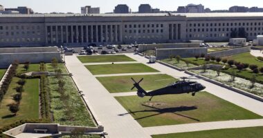 Army pauses helicopter training flights around Pentagon after 2 disruptions to commercial flights last week