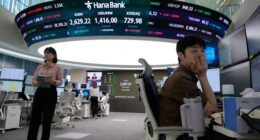 Asian shares mostly gain amid cautious relief over U.S.-China agreement