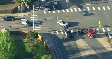Aurora police chase suspect in stolen vehicle, ending with crash at Buckley Rd. and Dartmouth Ave. Friday