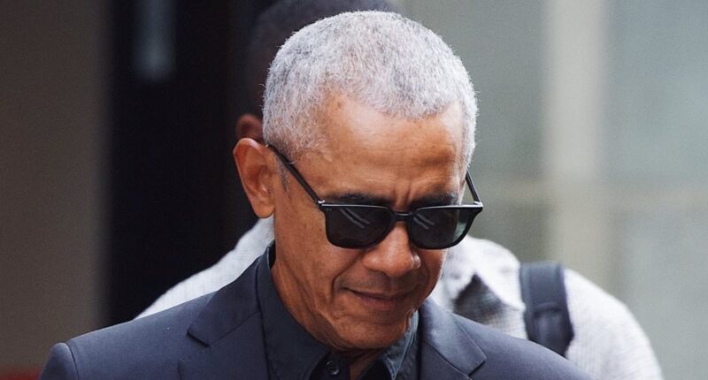 Barack Obama surprisingly imitates wife Michelle's latest quirk in yet another dinner without her
