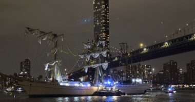 Breaking: Tall Ship Crashes Into Brooklyn Bridge, Multiple People Injured