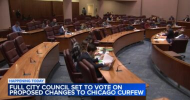 Full Chicago City Council vote expected on controversial 'snap curfew' ordinance in effort to stop teen takeover incidents