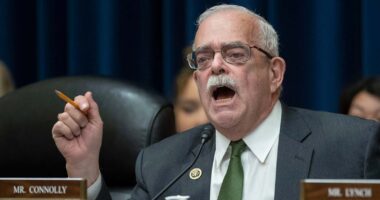 Gerry Connolly, a Democratic congressman and fixture of Virginia politics, dies at age 75