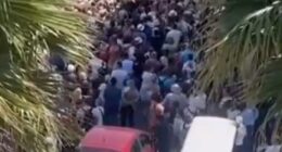 Horror vid shows tiny Italian town SWAMPED by 75,000 tourists in one weekend as visitors left crushed in narrow streets