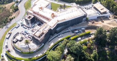 Humiliating reason billionaire owner has been BLOCKED from living in America's most expensive home