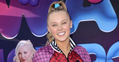 JoJo Siwa Doubles Down Kath Ebbs Split, Trashes Humiliating Breakup Story