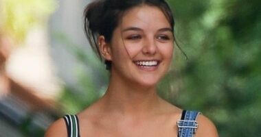 Katie Holmes... or Suri Cruise? Incredible pictures shows 19-year-old is definitely her mom's daughter