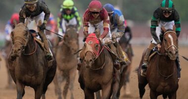 Kentucky Derby: Post time, this year's favorites and how to watch the race