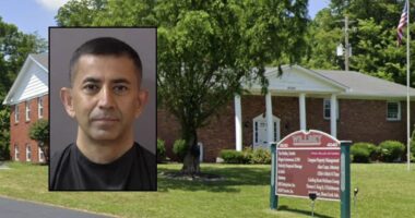 Man tried to get co-worker to kill his wife for him: Police