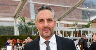 Mauricio Umansky Packs on the PDA With Mystery Woman in L.A.