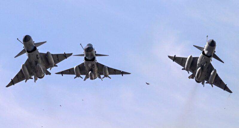 More than 100 Indian & Pakistani fighter jets ‘battled in massive dogfight in one biggest battles in modern warfare’