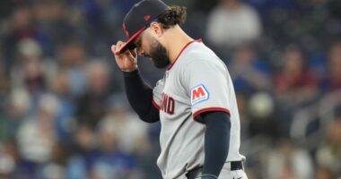 Nathan Lukes delivers tiebreaking hit in 8th, José Ramírez leaves injured as Toronto Blue Jays beat Cleveland Guardians 5-3