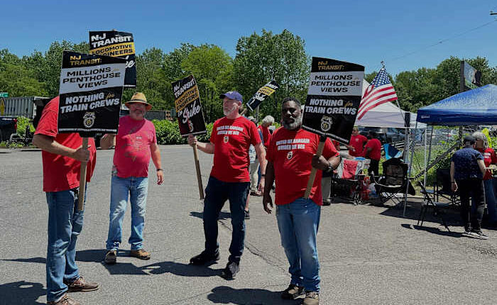 New Jersey Transit train engineers reach tentative deal to end strike that halted NYC routes