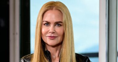 Nicole Kidman’s Wig Nearly Steals The Show With Epic Red Carpet Blunder