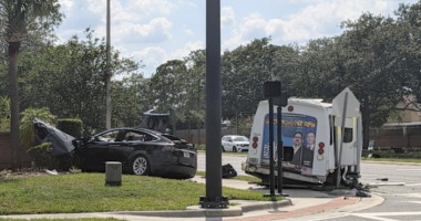Passenger on ACCESS LYNX bus killed, 3 others injured in Orange County crash