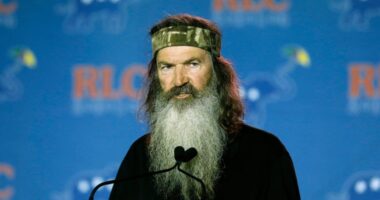 Phil Robertson, star of A&E's 'Duck Dynasty', dies at 79