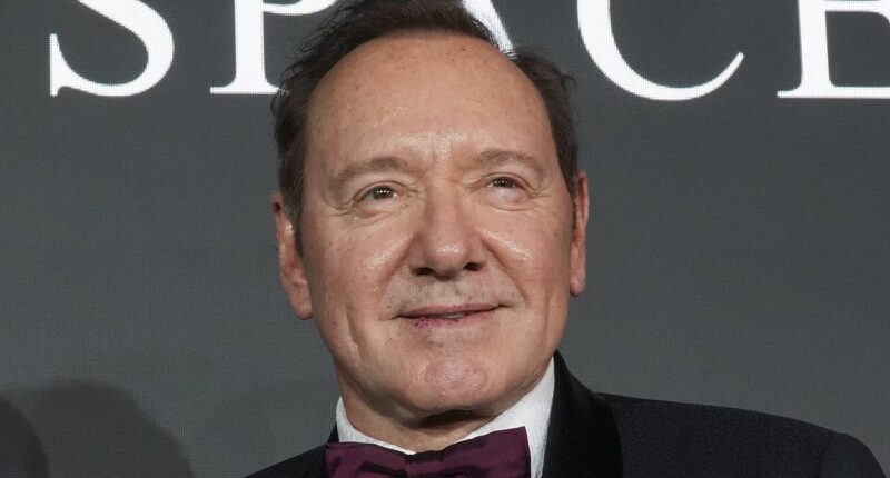 Plastic surgeons give brutal verdict on two Hollywood face lifts... one's a masterpiece, the other a fatty disaster
